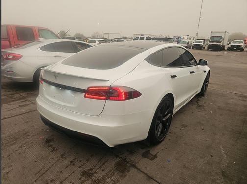 2021 Tesla Model S Plaid