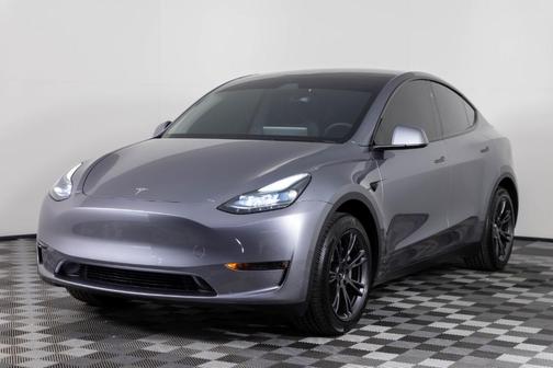 2025 Tesla Model Y Long Range
