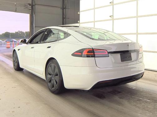 2022 Tesla Model S Base