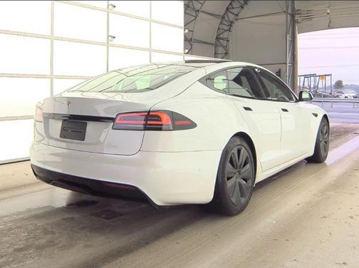 2022 Tesla Model S Base