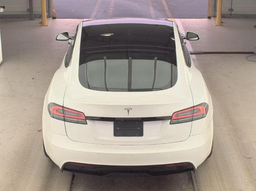 2022 Tesla Model S Base