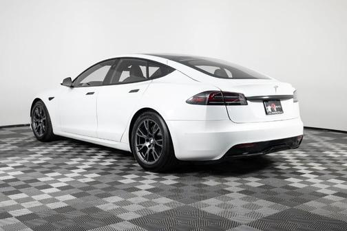 2022 Tesla Model S Base