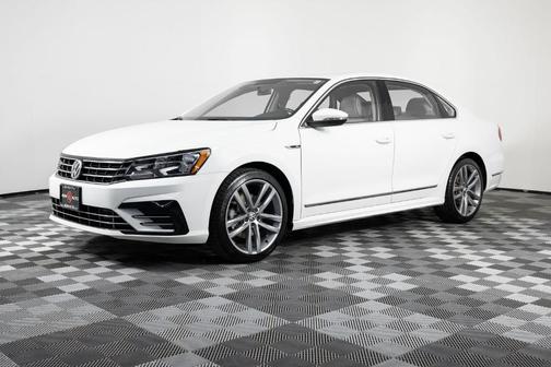 2017 Volkswagen Passat 1.8T R-Line