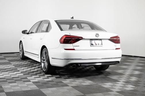 2017 Volkswagen Passat 1.8T R-Line