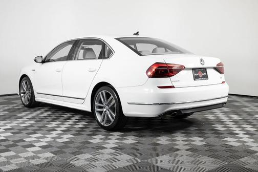 2017 Volkswagen Passat 1.8T R-Line