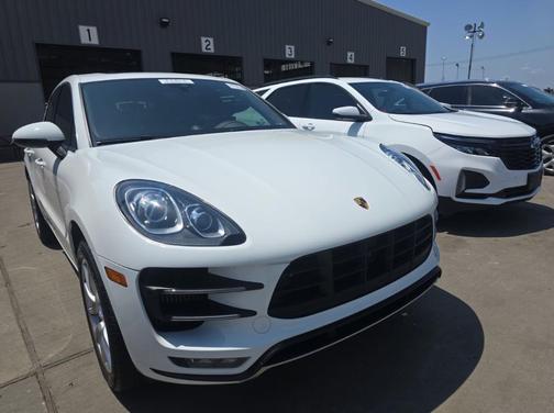 2015 Porsche Macan Turbo