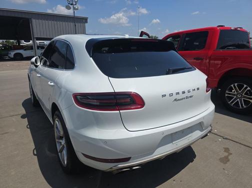 2015 Porsche Macan Turbo