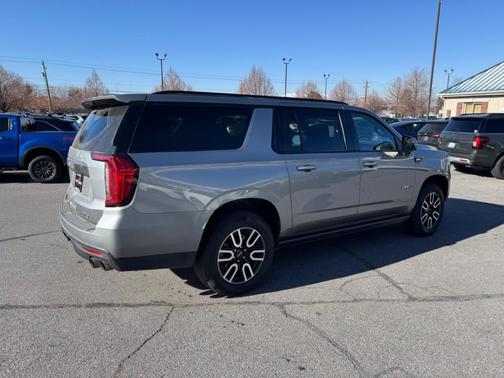 2023 GMC Yukon XL AT4