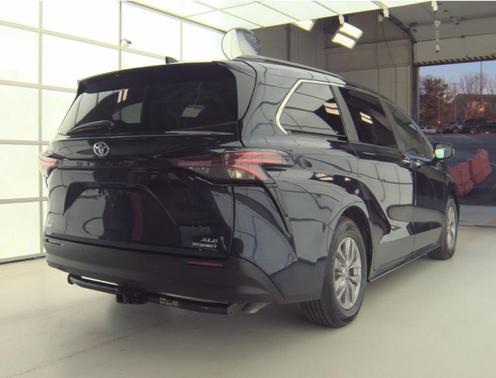 2022 Toyota Sienna XLE