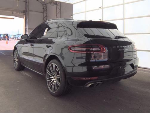 2015 Porsche Macan Turbo