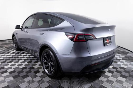 2025 Tesla Model Y Long Range