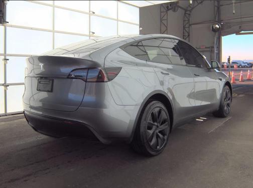 2025 Tesla Model Y Long Range