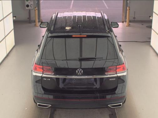 Deep Black Pearl Effect 2021 Volkswagen Atlas 3.6 V6 SE w/ Technology
