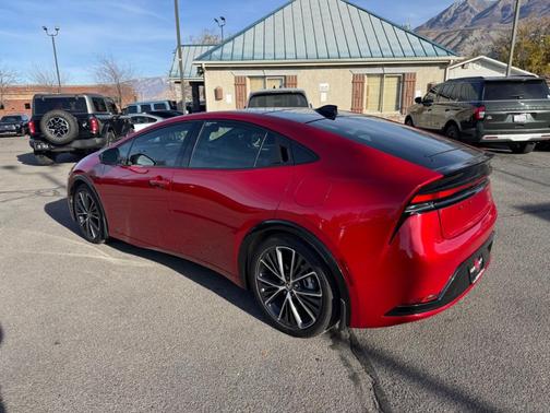 2025 Toyota Prius XLE