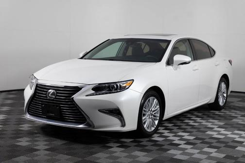 White 2017 Lexus ES 350 Base