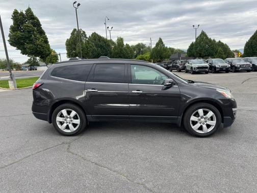 Gray 2017 Chevrolet Traverse 1LT