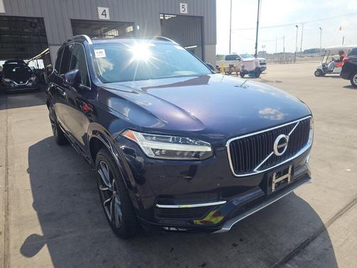2016 Volvo XC90 T6 Momentum