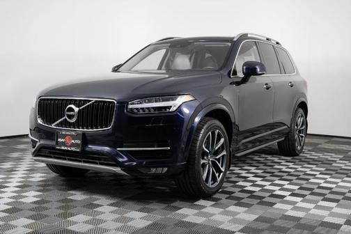 2016 Volvo XC90 T6 Momentum