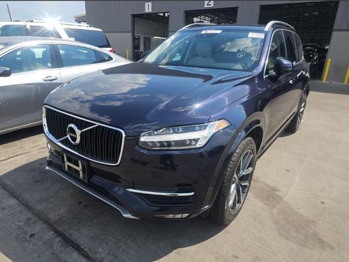 2016 Volvo XC90 T6 Momentum