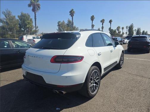 2016 Porsche Macan S