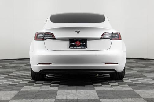 2022 Tesla Model 3 Base