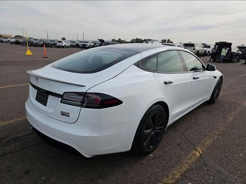 2022 Tesla Model S Plaid