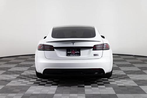 2022 Tesla Model S Plaid