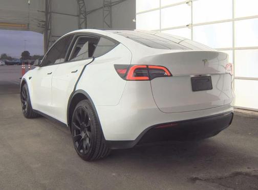 Pearl White Multi 2023 Tesla Model Y Long Range