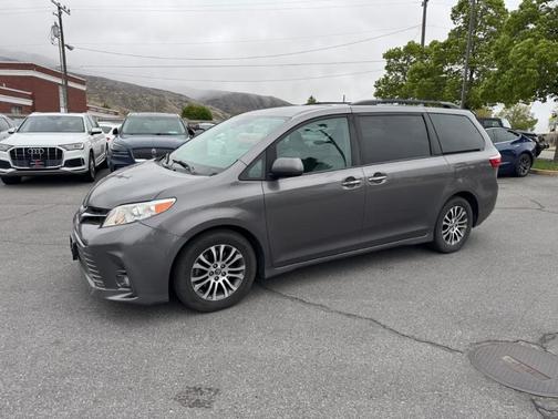 Predawn Gray Mica 2019 Toyota Sienna XLE