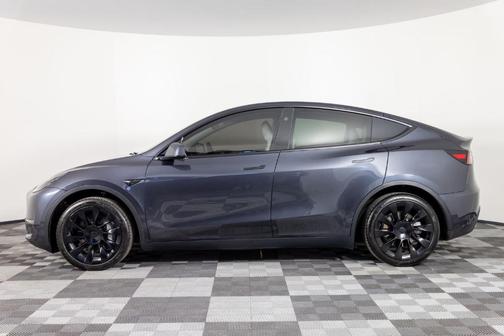 Stealth Gray 2024 Tesla Model Y Long Range