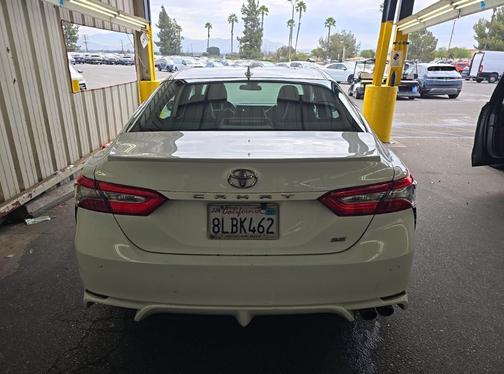 Super White 2019 Toyota Camry SE