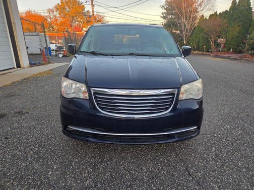 2012 Chrysler Town & Country Touring