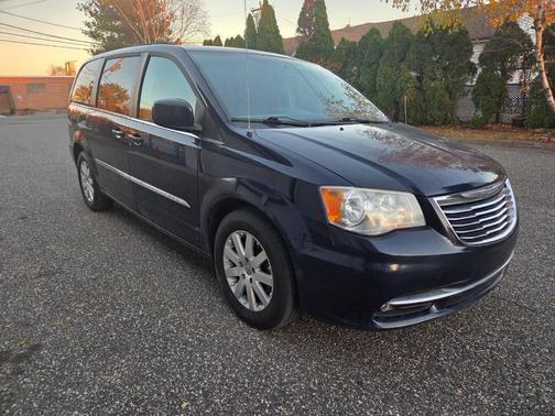 2012 Chrysler Town & Country Touring