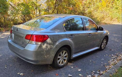 2010 Subaru Legacy Premium
