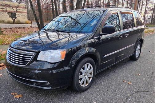 2013 Chrysler Town & Country Touring