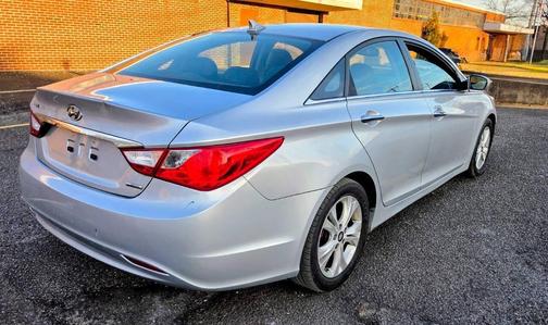2011 Hyundai SONATA Limited