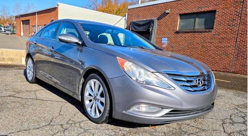 2011 Hyundai SONATA Limited