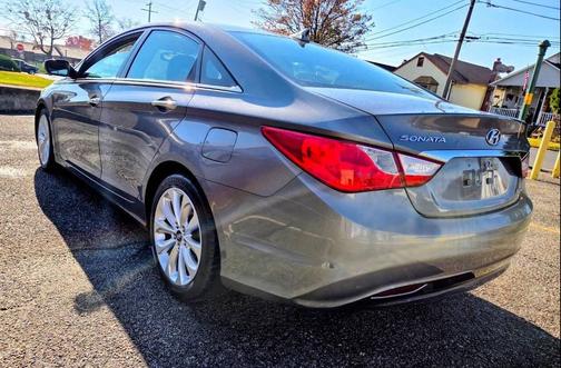 2011 Hyundai SONATA Limited