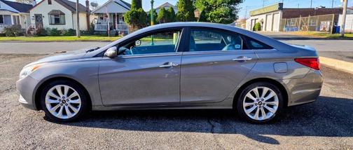 2011 Hyundai SONATA Limited