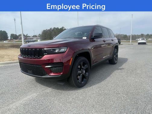 2025 Jeep Grand Cherokee Laredo