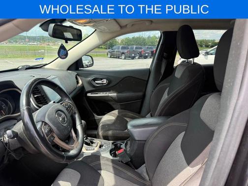 Brilliant Black Crystal Pearlcoat 2016 Jeep Cherokee Altitude
