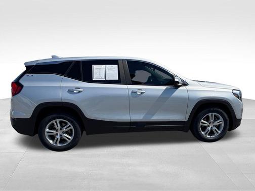 Quicksilver Metallic 2021 GMC Terrain SLE