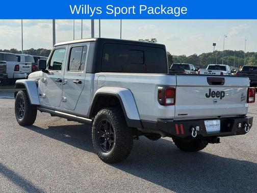Silver Zynith Clearcoat 2022 Jeep Gladiator Sport