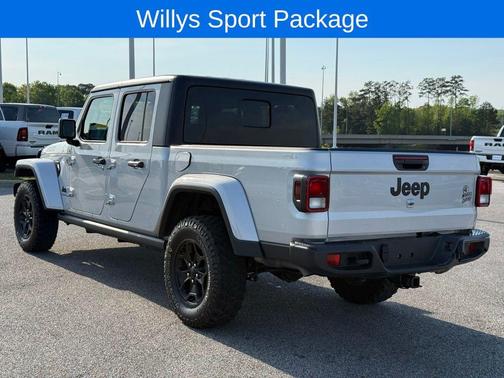 Silver Zynith Clearcoat 2022 Jeep Gladiator Sport