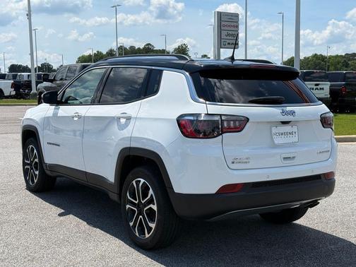 Bright White Clearcoat 2022 Jeep Compass Limited