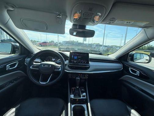 Bright White Clearcoat 2022 Jeep Compass Limited