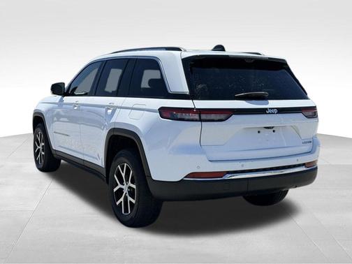 Bright White Clearcoat 2023 Jeep Grand Cherokee Limited