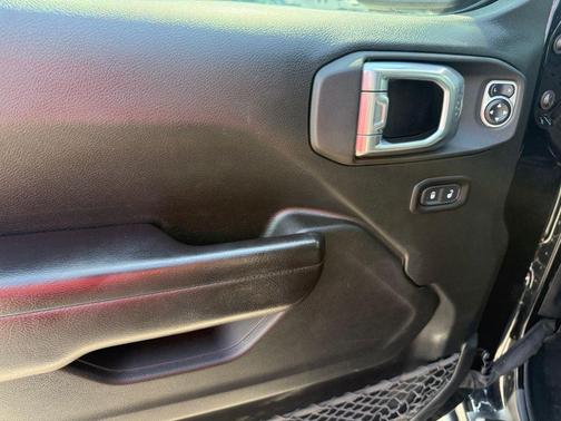 Black Clearcoat 2021 Jeep Gladiator Sport