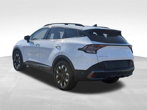 Glacial White Pearl 2023 Kia Sportage X-Line
