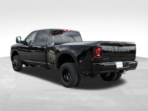 Diamond Black 2026 RAM 3500 Big Horn